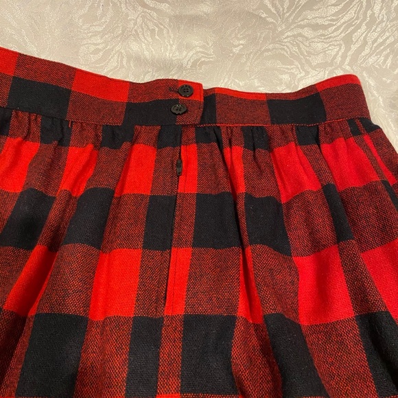 Ladies Red & Black Plaid Wool Pleated front skirt - Picture 3 of 4
